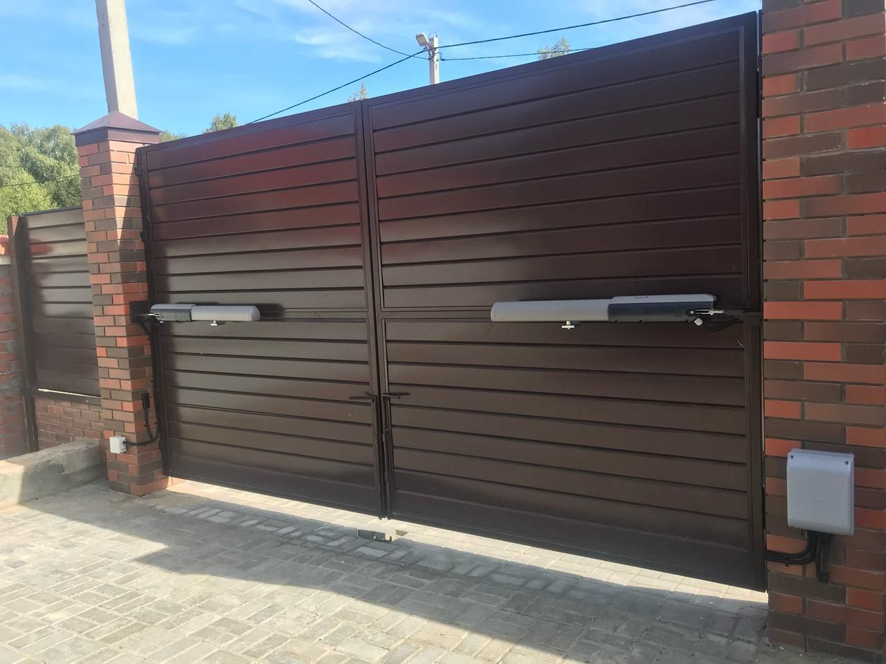 Распашные ворота с автоматикой